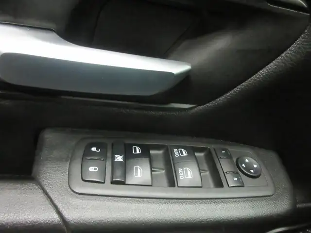 RAM 1500 2022 V-6 3.6 LITRES 4X4 CREW-CAB 61800 KM ! in Cars & Trucks in Lévis - Image 14