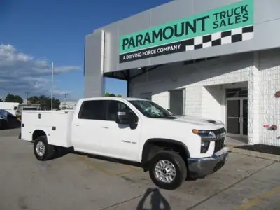 6.6 L V8 GAS ENGINE, AUTO TRANS, 4X4 A/C, POWER WINDOWS & LOCKS WITH KEYLESS ENTRY, TILT STEERING WI...