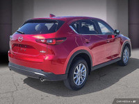 Le Mazda CX-5 GS AWD 2024 est un VUS compact qui se distingue par son design élégant et ses performa... (image 6)