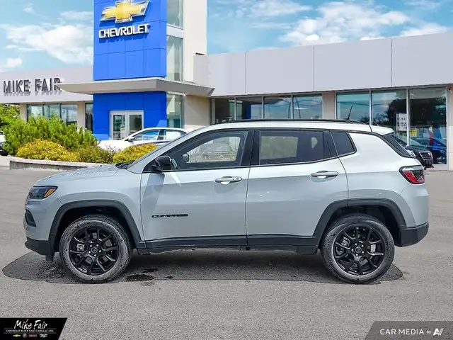 2025 Jeep Compass Altitude in Cars & Trucks in Ottawa - Image 4