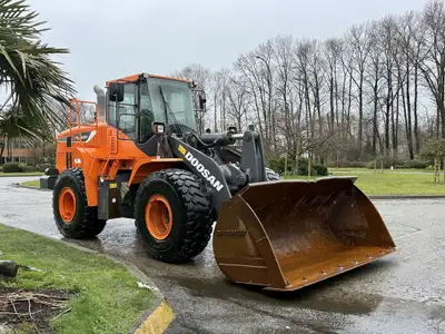 2013 Doosan DL300-5 Wheel Loader Scania DC09 271hp @1800rpm 940lb ft @1400rpm 41844lb Wheelbase 10.5...