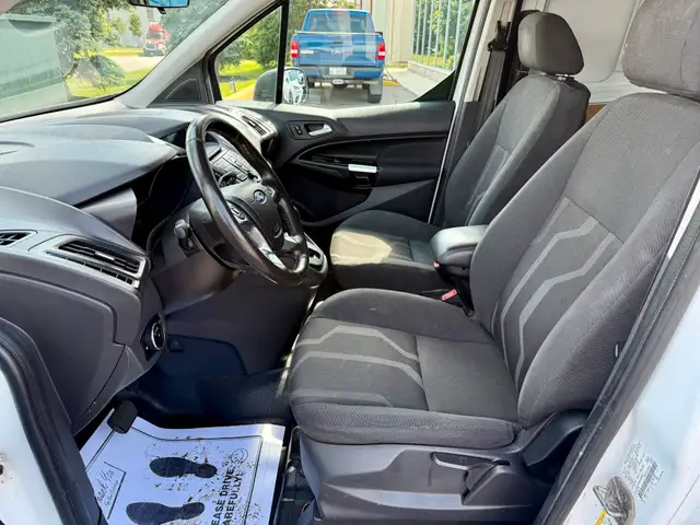 2018 Ford Transit Connect Van XLT - GAS SAVER - ONLY 160K! dans Autos et camions dans Région d’Oakville/Halton - Image 13