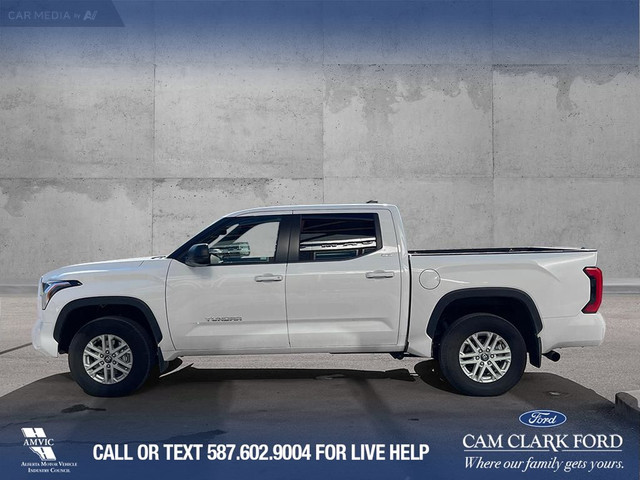2025 Toyota Tundra SR NAVI* CARPLAY* COLLISION AVOIDANCE SYSTEM in Cars & Trucks in Banff / Canmore - Image 3