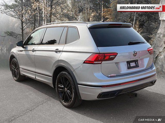 2022 Volkswagen Tiguan Comfortline R-Line Black Edition in Cars & Trucks in Hamilton - Image 3