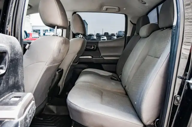2022 Toyota Tacoma SR5 • SIDE STEPS • HEATED SEATS • CP/AA in Cars & Trucks in Kingston - Image 27