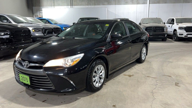 2015 Toyota Camry 4dr Sdn I4 Auto XLE in Cars & Trucks in Ottawa