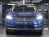 The 2021 Lincoln Nautilus Reserve stands out as a mid-size luxury SUV that prioritizes serene comfor... (image 2)