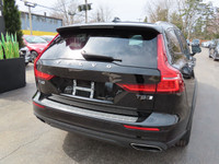 Memory Seats Heated Front Rear Seats Reverse Camera Sunroof Navigation 100% CANADIAN VEHICLE Visit O... (image 9)