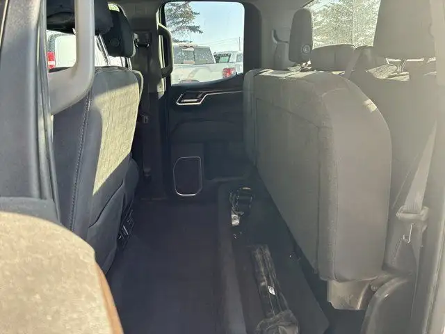 2022 Chevrolet Silverado 1500 LT / 1LT / DOUBLECAB / 5.3L / Z71 in Cars & Trucks in Calgary - Image 9