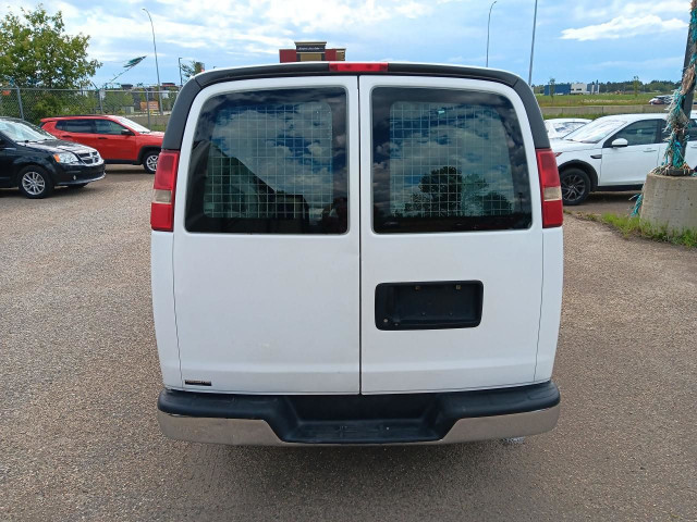 2014 Chevrolet Express Cargo Van AWD, Factory Remote, Tow Packag in Cars & Trucks in Edmonton - Image 4