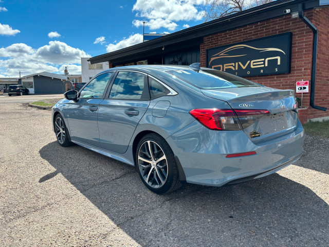 2022 Honda Civic Sedan Touring in Cars & Trucks in Medicine Hat - Image 3