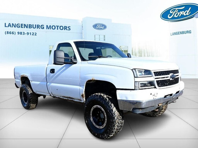 2003 Chevrolet Silverado 2500Base in Cars & Trucks in Regina - Image 3