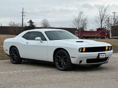 EXCEPTIONALLY CLEAN 2021 CHALLENGER SXT ACCIDENT FREE HEATED SEATS BLIND SPOT BLACK TOP PKG BACKUP C...