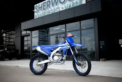 Engine Type: Single-Cylinder Displacement: 27.5 cu. in. (450 cc) Bore and Stroke: Bore: 3.82 in. (97...