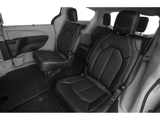 2023 Chrysler Pacifica in Cars & Trucks in Winnipeg - Image 23