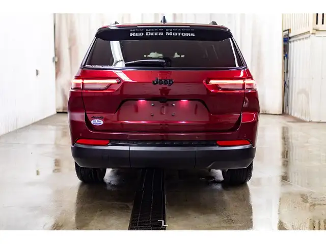 2024 Jeep Grand Cherokee L 4x4 Altitude Leather BCam PSeat in Cars & Trucks in Grande Prairie - Image 9