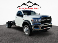 PLENTY OF OPTIONS IN THIS 5500 CAB CHASSIS INCLUDING A 6.7 CUMMINS DIESEL, POWER TAKE OFF GROUP, TAN... (image 5)