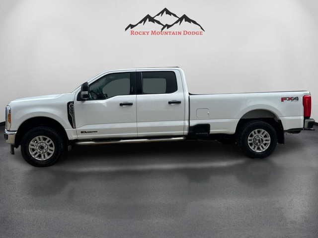 2023 FORD F350 XLT SUPER DUTY DIESEL CREW CAB in Cars & Trucks in Red Deer