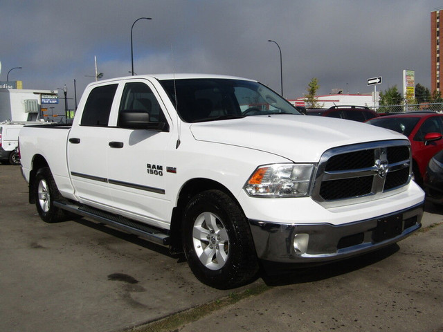 2017 Ram 1500 ST 4WD CREW CAB 5.7L HEMI in Cars & Trucks in Calgary - Image 2