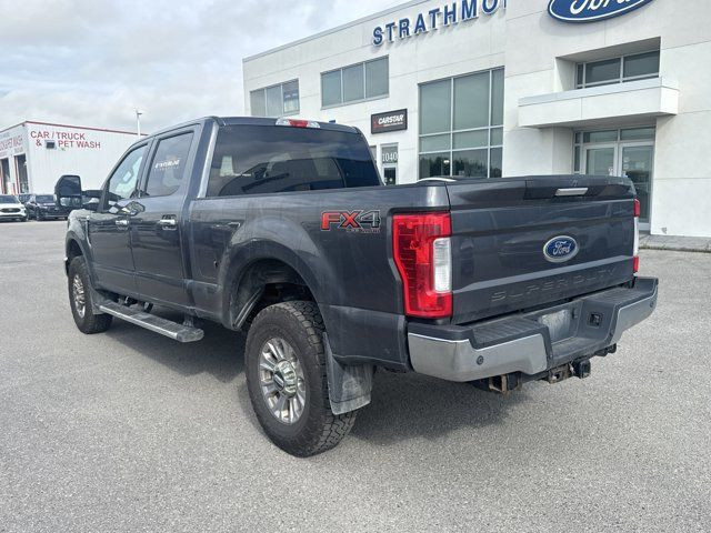 2018 Ford Super Duty F-350 SRW XLT - GAS in Cars & Trucks in Calgary - Image 2
