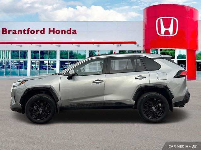2022 Toyota RAV4 Hybrid SE in Cars & Trucks in Brantford - Image 2