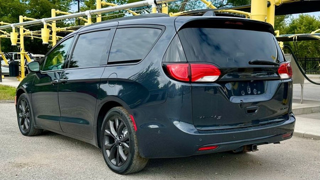 2019 CHRYSLER PACIFICA * NO ACCIDENTS * 7 PASSANGER in Cars & Trucks in Barrie - Image 3