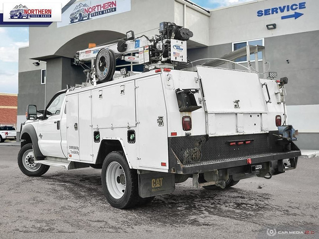2012 Ford F-550 Chassis XLT SERVICE TRUCK / MECHANICS BOX 4X4... in Farming Equipment in Edmonton - Image 4