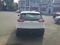 2015 Jeep Cherokee 4x4 ! Price $9999 179000 KM ON or QC Safety Included Warranty Included Carfax Inc... (image 5)