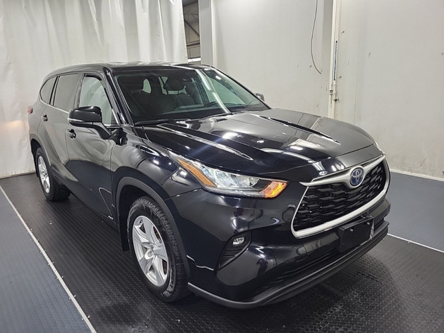 2022 Toyota Highlander HYBRID LE AWD | 8 PASS | CAM | BSM | ONE  in Cars & Trucks in City of Toronto