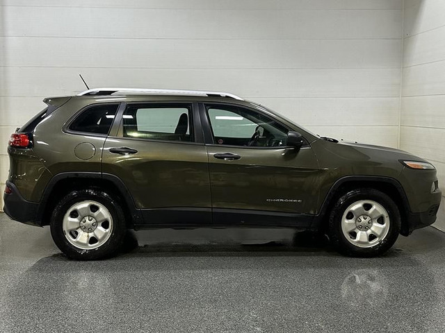 2015 Jeep Cherokee Sport in Cars & Trucks in Brandon - Image 2