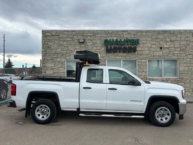 2017 GMC Sierra 1500 4WD Double Cab 143.5" in Cars & Trucks in Calgary - Image 4