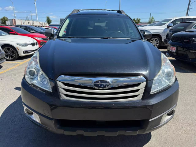 2011 SUBARU Outback 2.5i Premium in Cars & Trucks in Laval / North Shore - Image 2