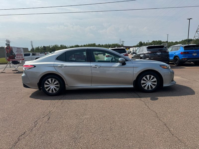 2019 Toyota Camry LE - Apple CarPlay in Cars & Trucks in Moncton - Image 4