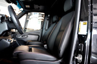 Engine: Moteur V6 3.0L Safety Equipment Système antipatinage à toutes les vitesses Poutres anti-intr... (image 9)