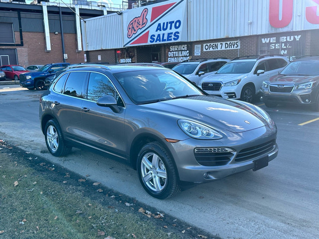2011 Porsche Cayenne S ~ NAVIGATION ~ PANO ROOF ~ NO ACCIDENTS in Cars & Trucks in City of Toronto - Image 4
