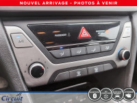 La Elantra LE 2018 2.0/L est une voiture fiable et sobre, offrant un intérieur spacieux et des équip... (image 9)