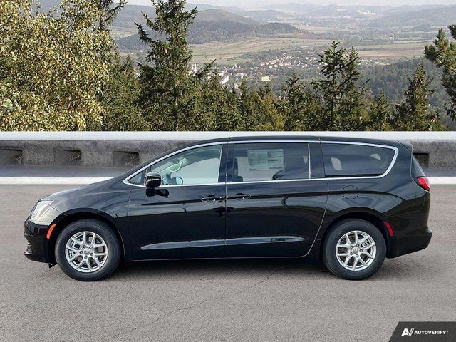 2024 Chrysler Grand Caravan SXT in Cars & Trucks in Moncton - Image 2
