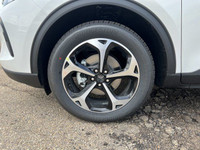 **WE WILL BEAT ANY FORD DEALER IN THE CITY** The 2025 Ford Escape ST-Line Select builds on the aggre... (image 2)