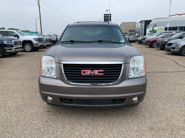 2013 GMC Yukon XL in Cars & Trucks in City of Toronto - Image 2
