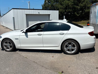2014 BMW 528i Xdrive - M Sport Package - Accident-Free ! White on Black Leather Interior - Well Main... (image 4)