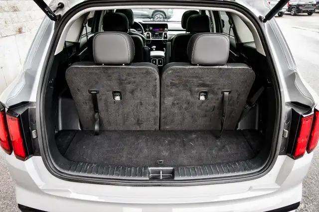 2022 Kia Sorento EX • SUNROOF • POWER LIFTGATE • CP/AA • HEATED  in Cars & Trucks in Kingston - Image 9