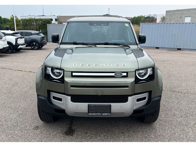 2023 Land Rover Defender 110 S AWD | Moonroof | Blind spots | Pu in Cars & Trucks in City of Toronto - Image 3