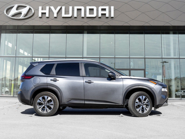 2023 Nissan Rogue SV Moonroof - Moonroof - Apple CarPlay in Cars & Trucks in Ottawa - Image 2