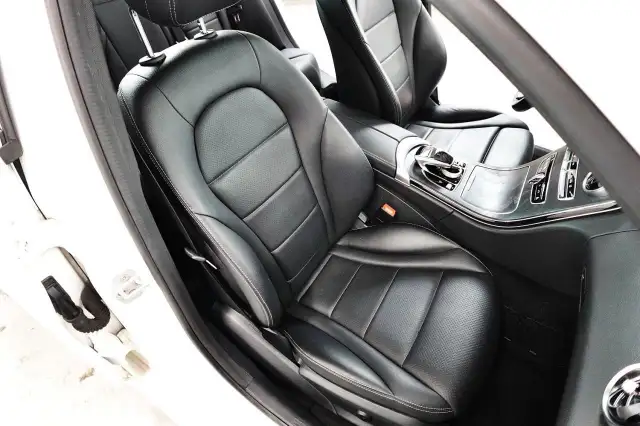 2016 Mercedes-Benz C-Class LOW KM,NO ACCIDENT,ONE OWNER,AWD,C 30 in Cars & Trucks in City of Toronto - Image 22