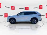 Thornhill Toyota Proudly Presents This White 2025 Toyota Highlander Hybrid with XLE AWD Package, Fea... (image 5)