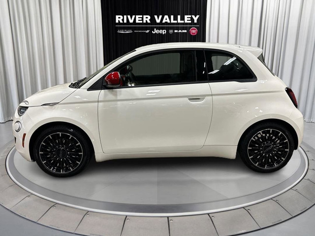 2024 FIAT 500e in Cars & Trucks in Strathcona County - Image 4