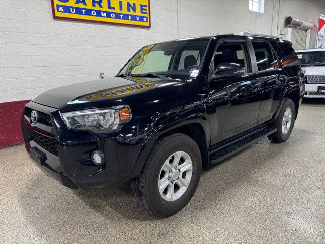 2016 Toyota 4Runner 4WD V6 SR5 - BLUETOOTH - NAVI - BACKUP CAMER in Cars & Trucks in Mississauga / Peel Region - Image 3