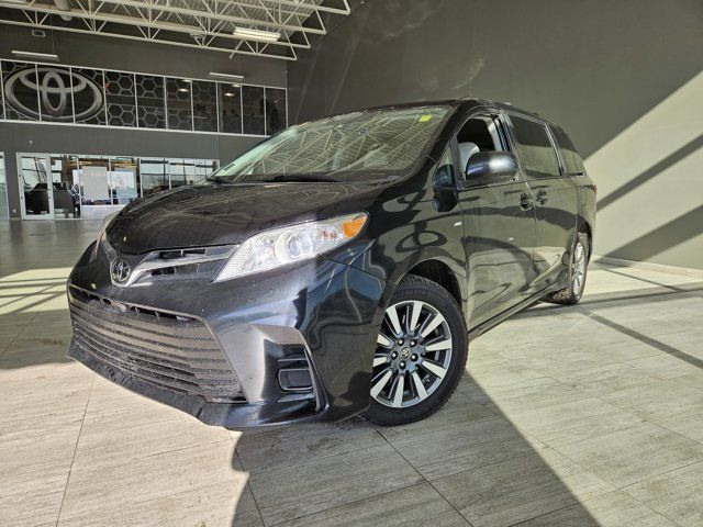 2020 Toyota Sienna LE AWD | Heated Front Seats in Cars & Trucks in Edmonton - Image 4