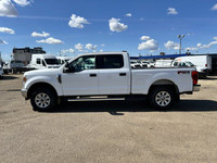 Recent Arrival! 4WD, 7 Speakers, AM/FM radio: SiriusXM, Block heater, Compass, Electronic Stability... (image 1)