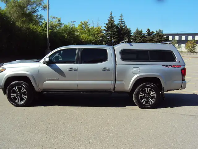 2017 Toyota Tacoma TRD SPORT in Cars & Trucks in Ottawa - Image 5